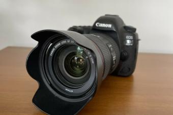 2 Months Used Canon EOS 5D Mark IV with 24105mm Lens
